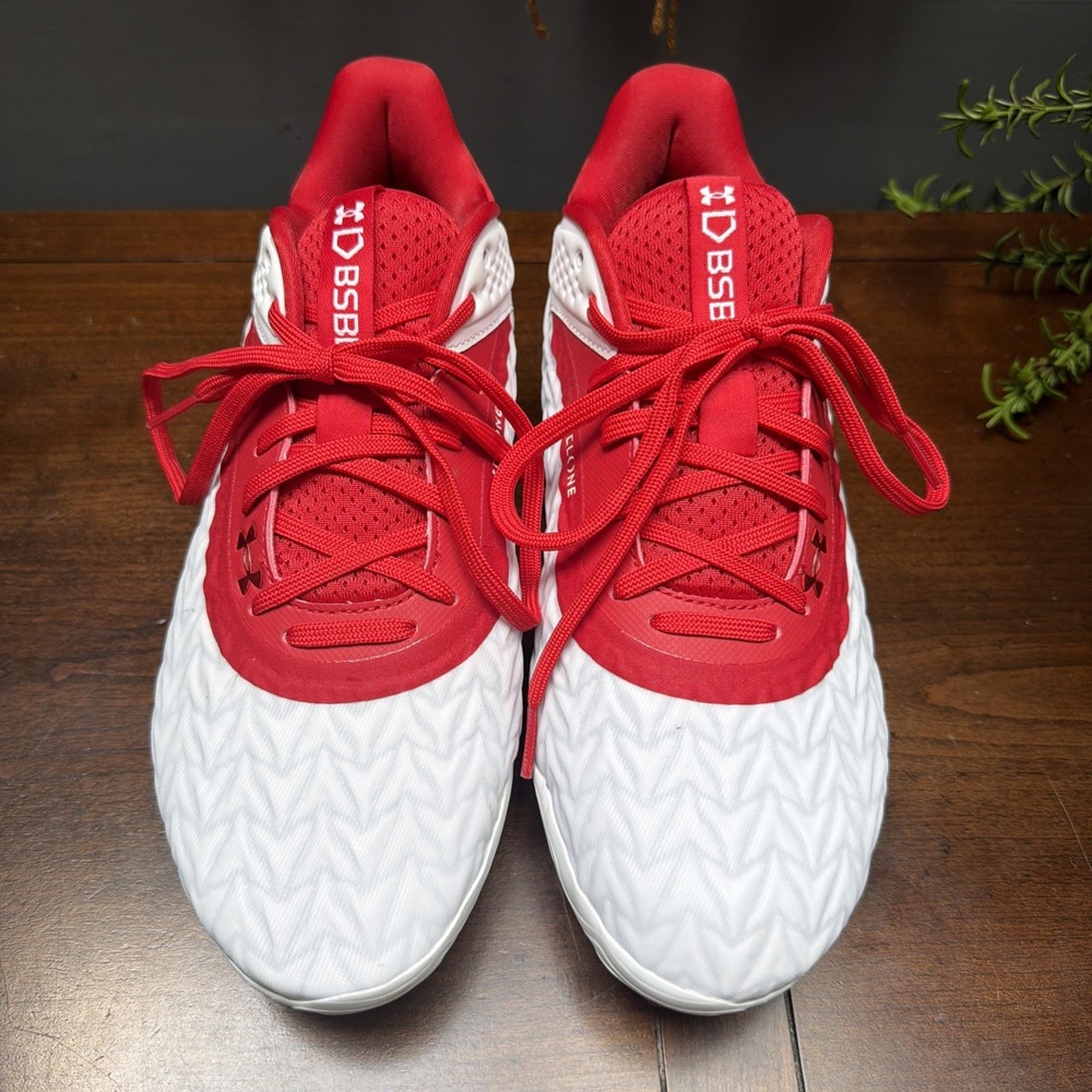 Under Armour Yard Turf 3.0 all-purpose baseball cleats in red and White Size 7